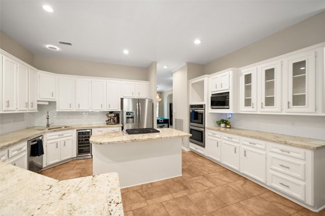 2400 Hollowbrook Lane, Conroe, TX 77384