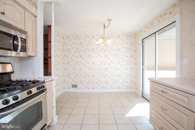 50 ELMONT RD, Hamilton, NJ 08610