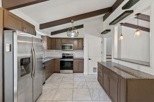 7306 Larsen Lane, Shawnee, KS 66203