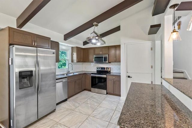 7306 Larsen Lane, Shawnee, KS 66203