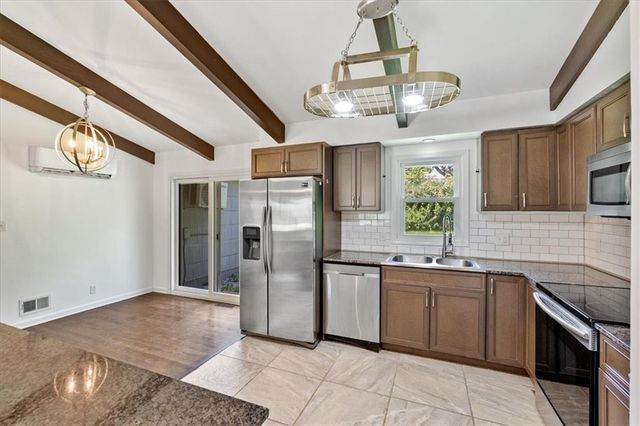 7306 Larsen Lane, Shawnee, KS 66203