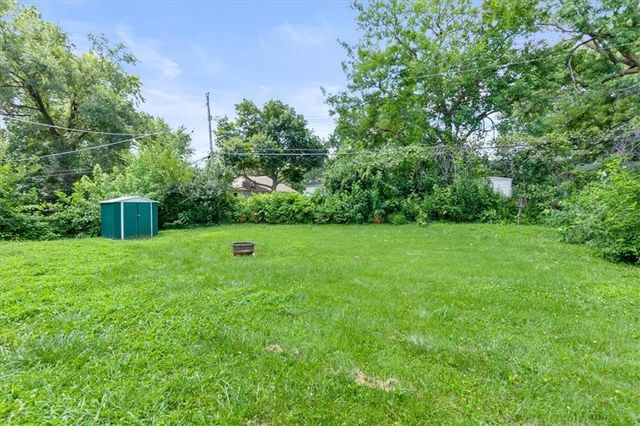 7306 Larsen Lane, Shawnee, KS 66203