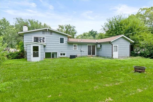 7306 Larsen Lane, Shawnee, KS 66203