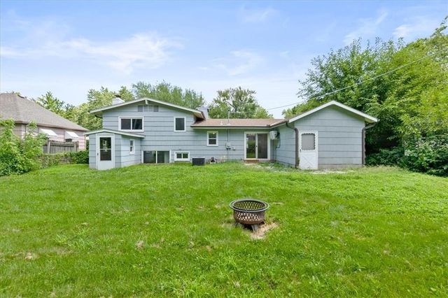 7306 Larsen Lane, Shawnee, KS 66203