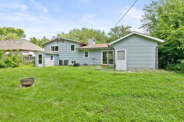 7306 Larsen Lane, Shawnee, KS 66203