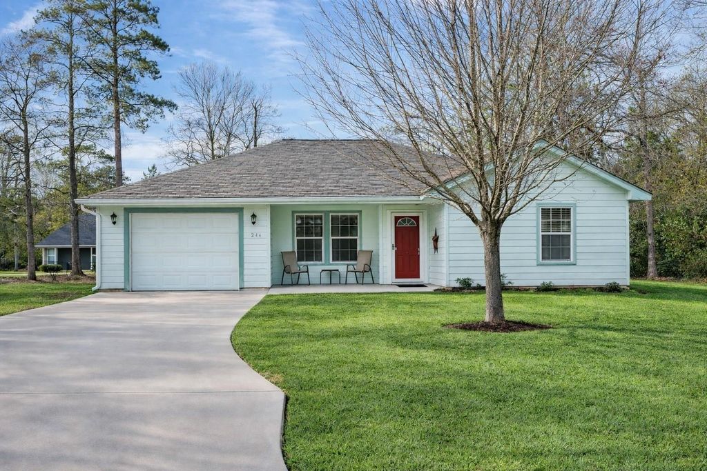 244 Deer Trail Lane, Onalaska, TX 77360