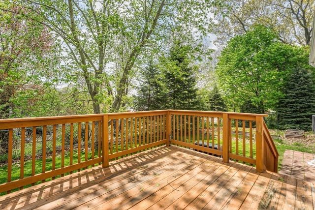 19 Pinehurst Ave, Saugus, MA 01906