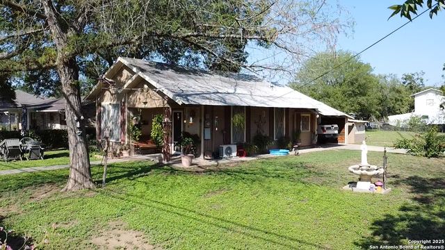 601 Berlin Street, Castroville, TX 78009