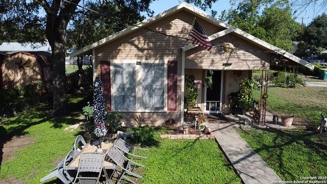 601 Berlin Street, Castroville, TX 78009