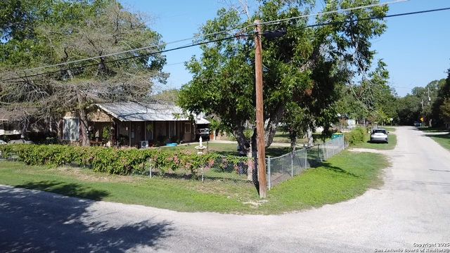 601 Berlin Street, Castroville, TX 78009