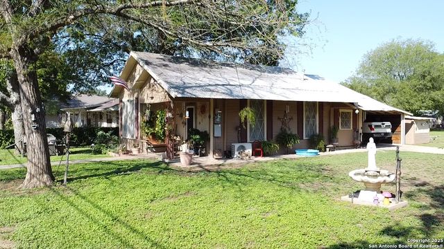 601 Berlin Street, Castroville, TX 78009