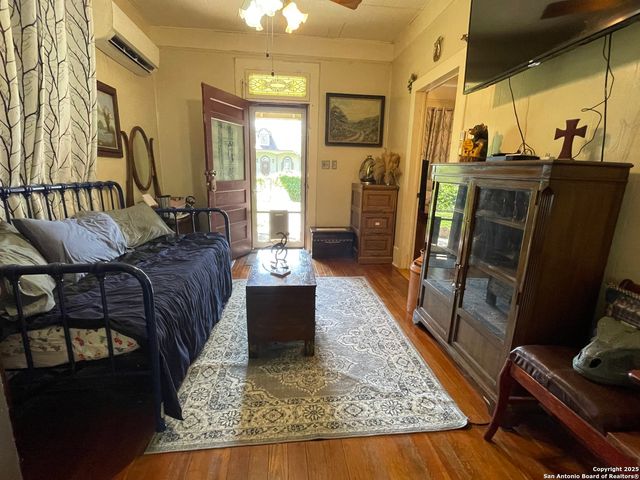 601 Berlin Street, Castroville, TX 78009