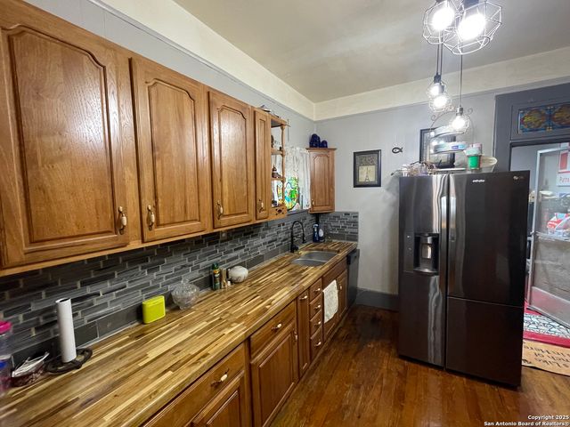 601 Berlin Street, Castroville, TX 78009