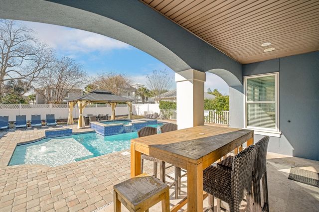 92 Woodward Street, Destin, FL 32541