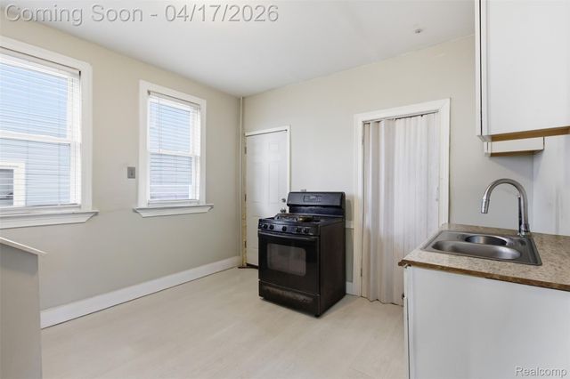 5729 Maxwell Street, Detroit, MI 48213