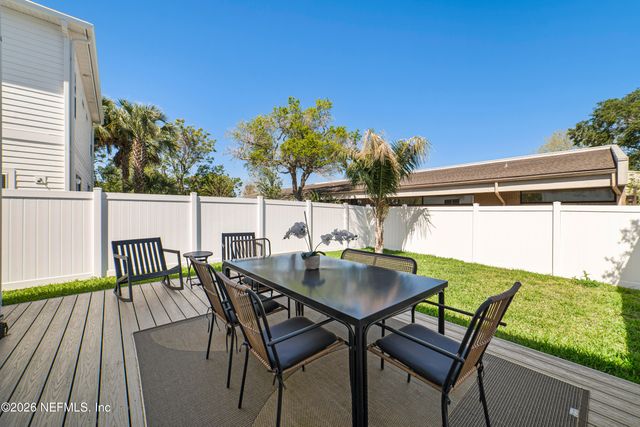 809 7TH Avenue S, Jacksonville Beach, FL 32250