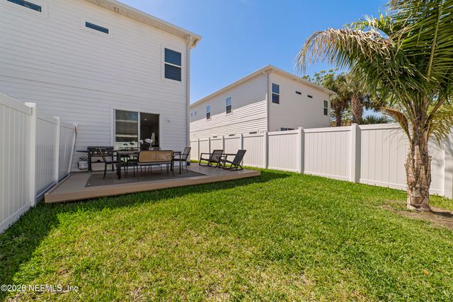 809 7TH Avenue S, Jacksonville Beach, FL 32250
