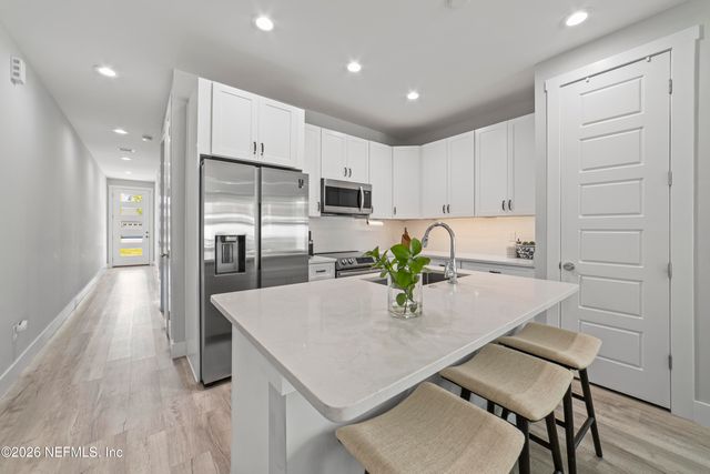 809 7TH Avenue S, Jacksonville Beach, FL 32250
