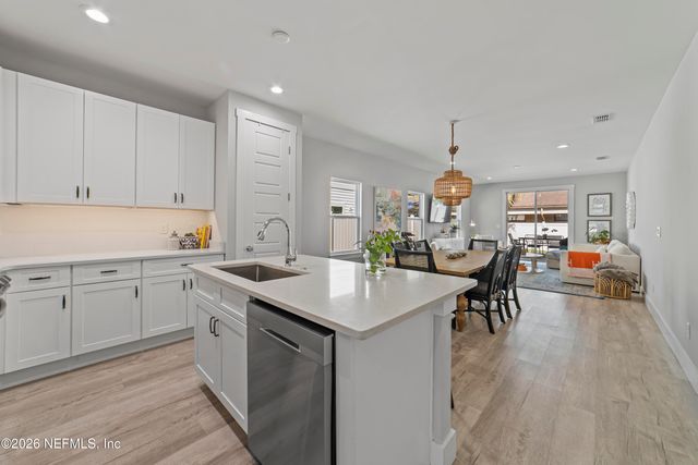 809 7TH Avenue S, Jacksonville Beach, FL 32250