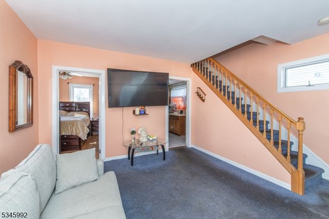 626 Meadow St, Roselle Boro, NJ 07203