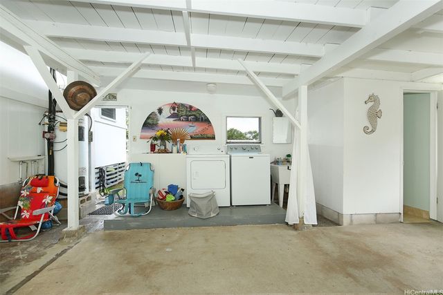 51-452 Kamehameha Highway, Kaaawa, HI 96730