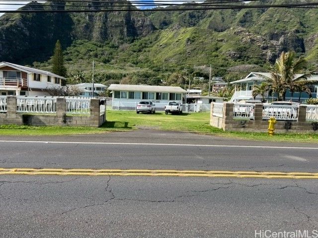 51-452 Kamehameha Highway, Kaaawa, HI 96730