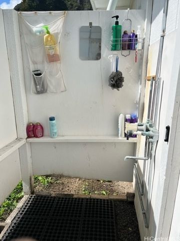 51-452 Kamehameha Highway, Kaaawa, HI 96730