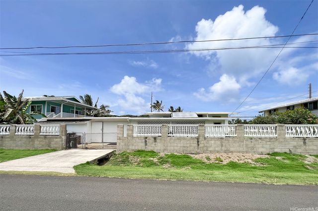 51-452 Kamehameha Highway, Kaaawa, HI 96730