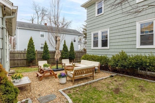 17 Bunton St, Milton, MA 02186