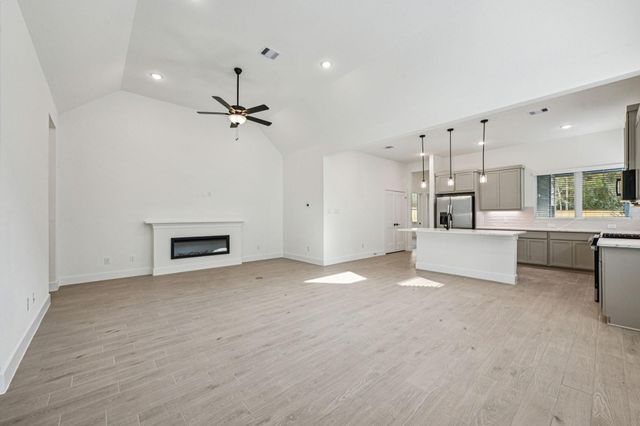 26237 E Outrider Banks Circle, Montgomery, TX 77316