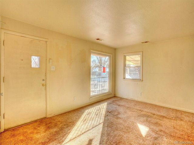 140 E 5th Ave, Longmont, CO 80504