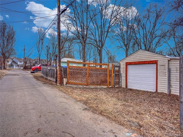 140 E 5th Ave, Longmont, CO 80504