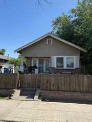 2420 E Clay Avenue, Fresno, CA 93701