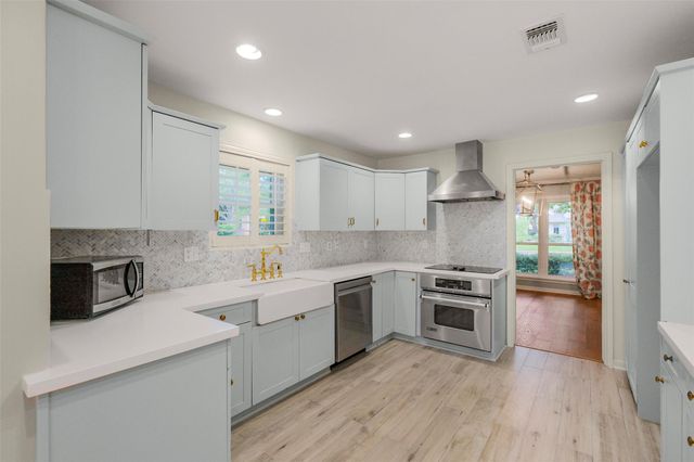8851 Larston Street, Houston, TX 77055