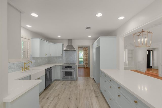 8851 Larston Street, Houston, TX 77055