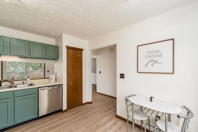 3212 Southern Hills Drive, Pickerington, OH 43147