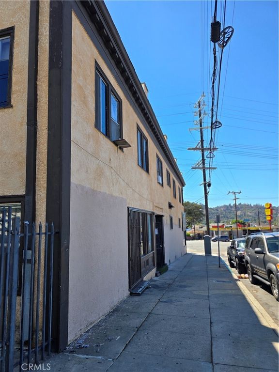 3304 Pepper Avenue, Los Angeles, CA 90065 — photo 2