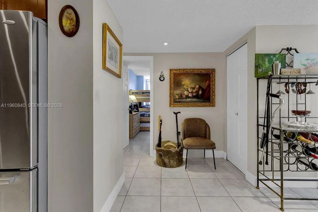 1950 S Ocean Dr 17E, Hallandale Beach, FL 33009