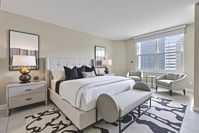 1950 S Ocean Dr 17E, Hallandale Beach, FL 33009