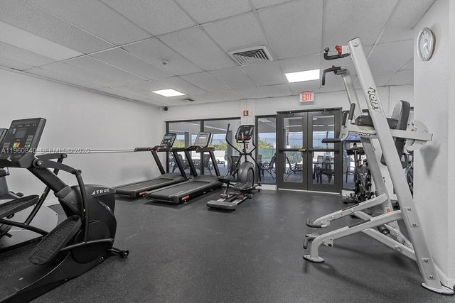 1950 S Ocean Dr 17E, Hallandale Beach, FL 33009