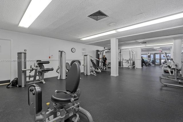 1950 S Ocean Dr 17E, Hallandale Beach, FL 33009