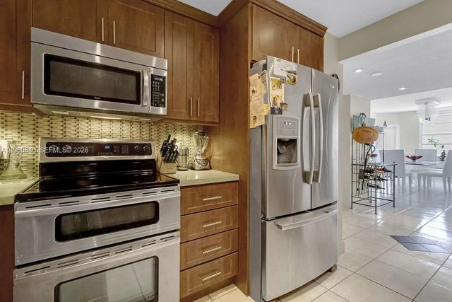 1950 S Ocean Dr 17E, Hallandale Beach, FL 33009