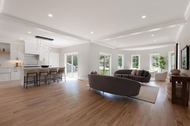 480 West Street, Reading, MA 01867