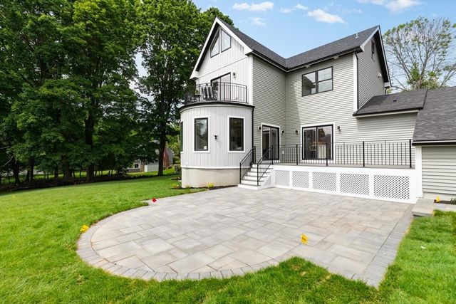 480 West Street, Reading, MA 01867