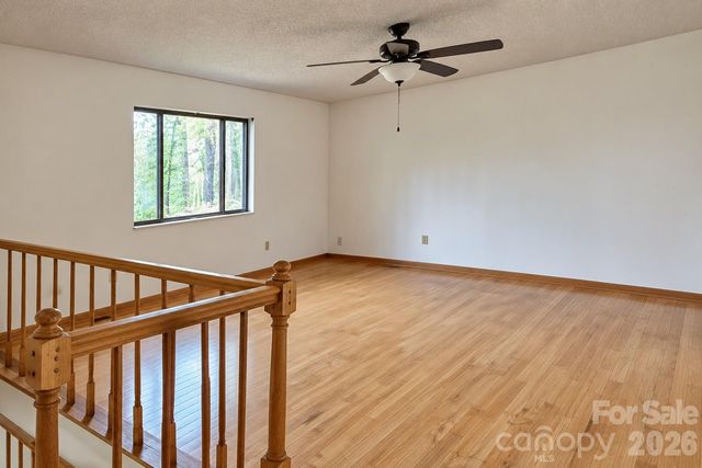 8 Shadywood Circle, Asheville, NC 28803