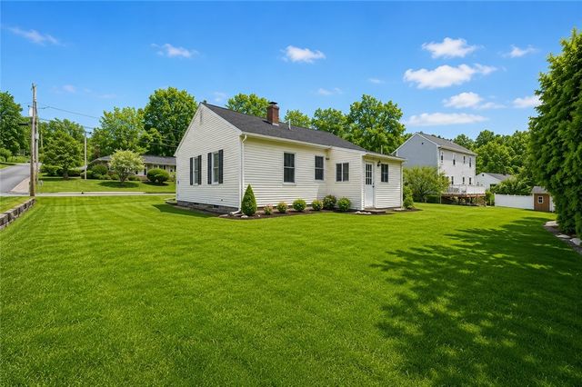 461 River Road, Lincoln, RI 02865