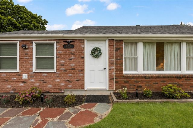 461 River Road, Lincoln, RI 02865