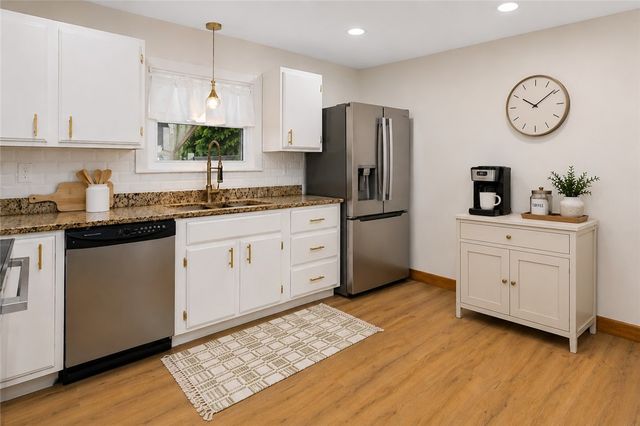 461 River Road, Lincoln, RI 02865