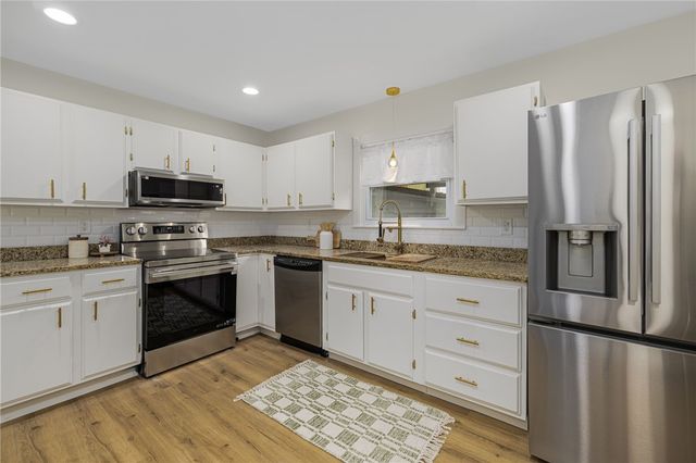 461 River Road, Lincoln, RI 02865