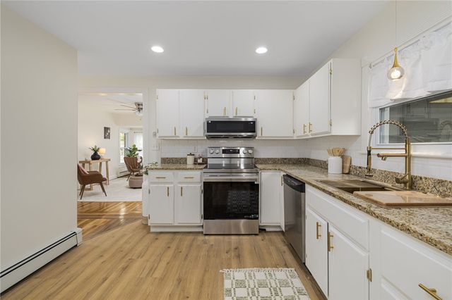 461 River Road, Lincoln, RI 02865